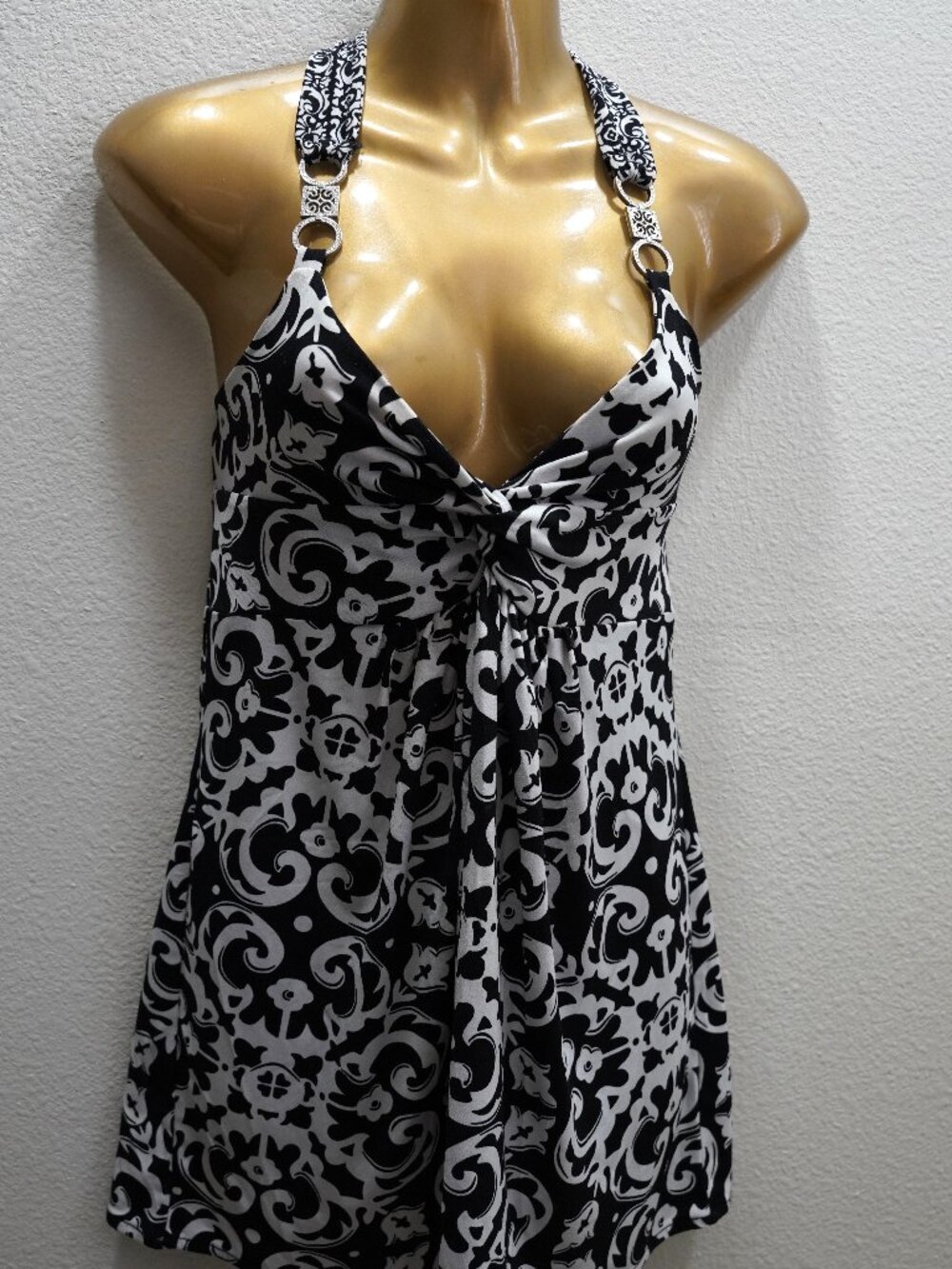 White House Black Market Signiture Knit Halter Top size S